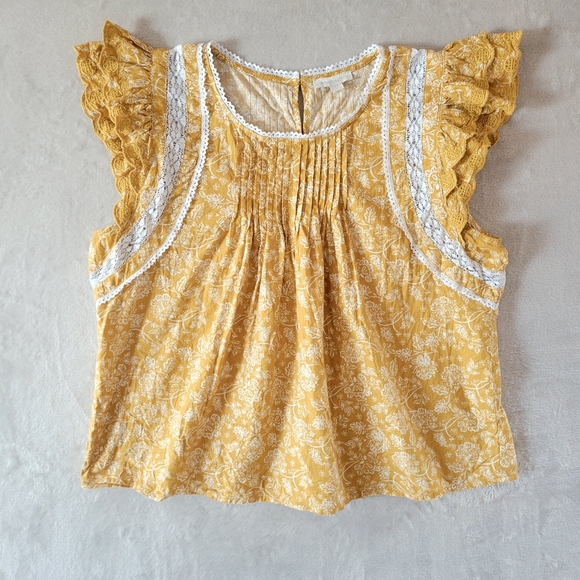 Jennifer & Grace Tops - Jennifer And Grace Tiered Ruffle Floral Short Sleeve Top Large Yellow